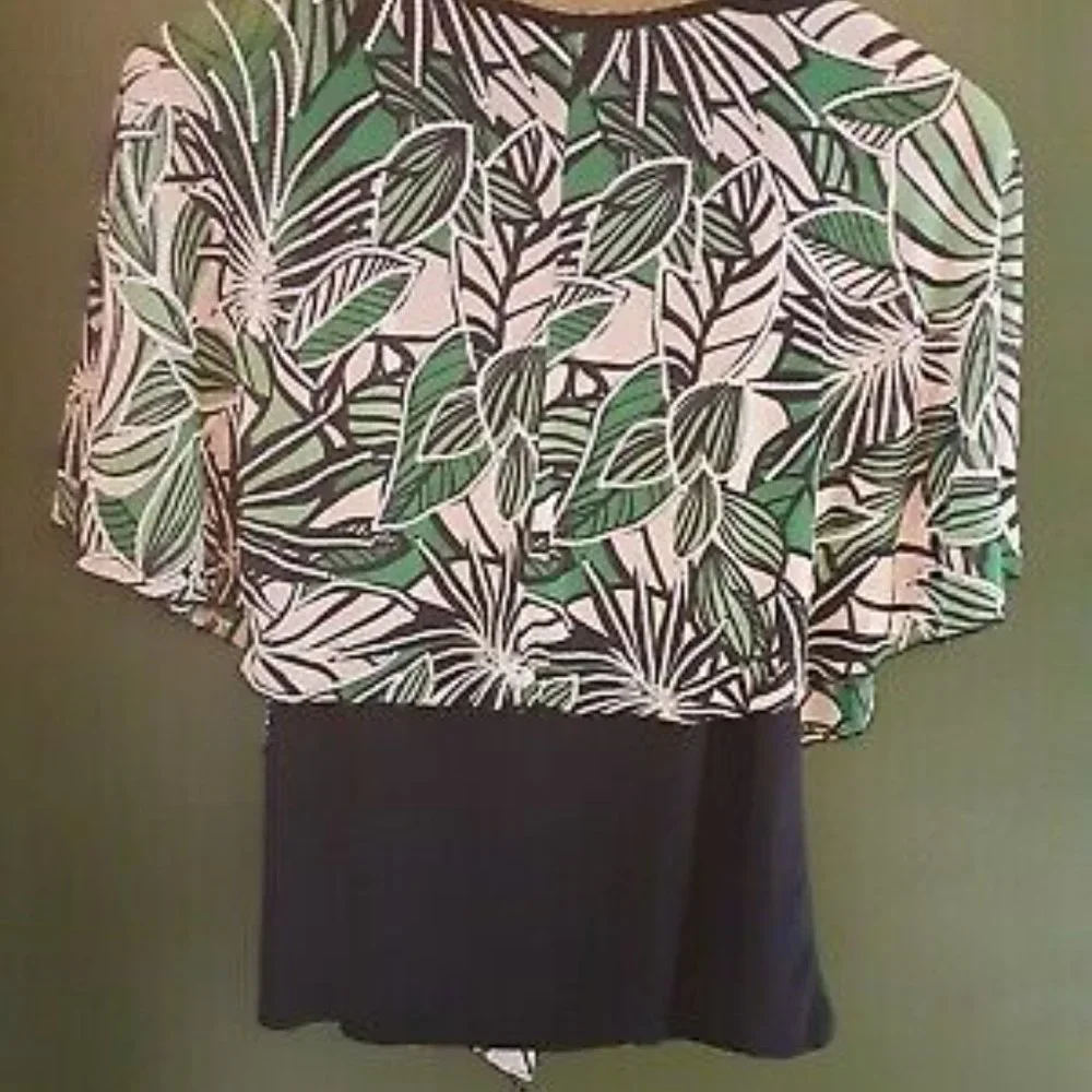 Irregular Pattern Blouse - Picture 2 of 2